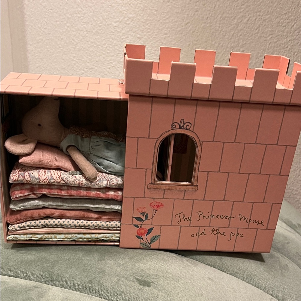 Maileg Princess and The Pea Big Sister Mouse Set